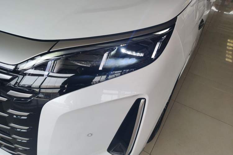 Used BYD Xia 2025 DM-i 1.5T 180km Beyond Edition
