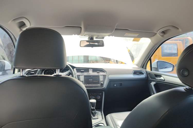 Used Volkswagen Tiguan L 2017 330TSI Automatic Two-Wheel Drive Comfort Edition Headliner