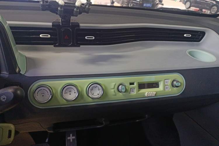 Used Wuling Hongguang MINIEV 2021 Macaron Premium Model – Lithium-NMC Audio And AC Panel