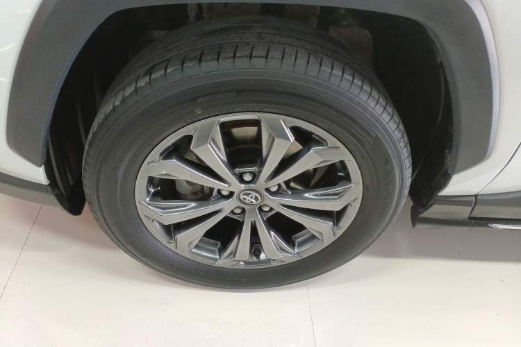 Used Toyota RAV4 2023 Dual-Engine 2.5L E-CVT Two-Wheel Drive Elite Plus Edition Left Front Wheel Hub