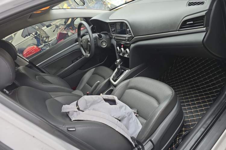 Used Hyundai Elantra (6th Generation / Lingdong) 2019 1.5L CVT ZhiXuan – Elite Version Right Front Seat