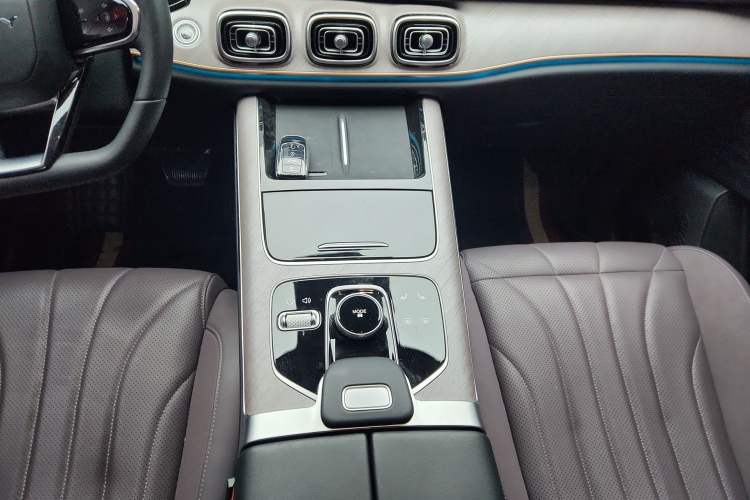 Used Chery Tiggo 9 2025 2.0T Automatic Two-Wheel Drive Luxury Edition 5 Seats