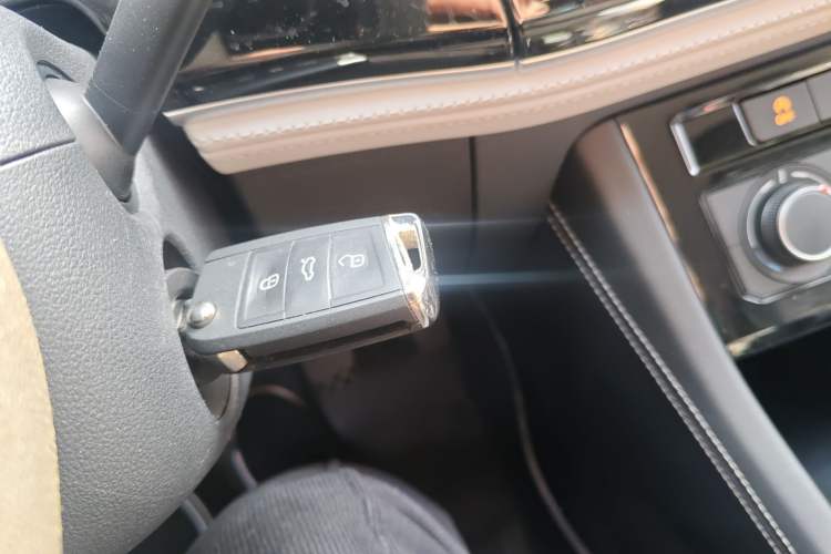 Used Jetta VS5 2023 280TSI Manual Entry-Level Model Vehicle Key