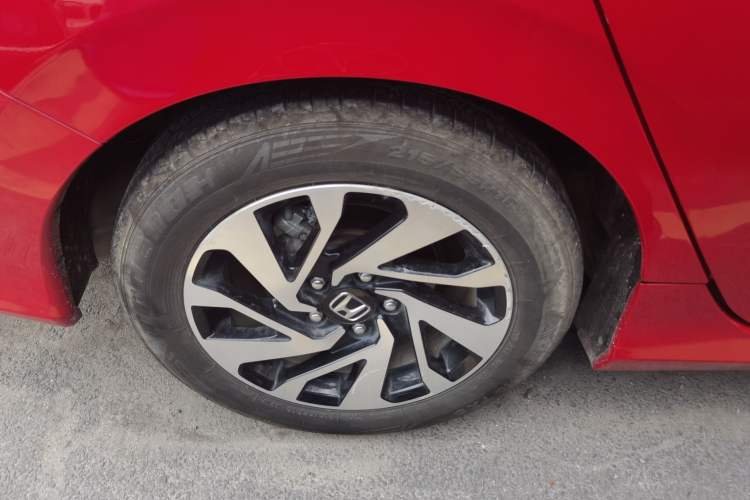 Used Honda Civic 2016 220TURBO CVT Luxury Edition Exterior 5