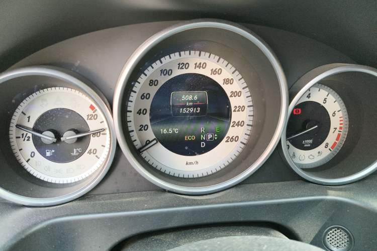 Used Mercedes-Benz E-Class 2015 Facelift E 200 L Sport Edition Odometer Close Up