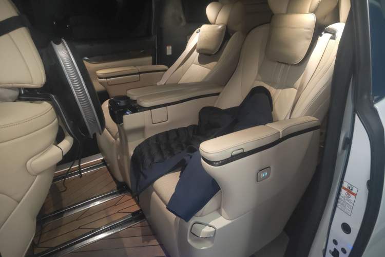 Used Toyota Alphard 2021 Dual-Engine 2.5L Prestige Edition