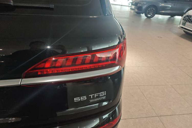 Used Audi Q7 2023 55 TFSI quattro S line Sport Edition
