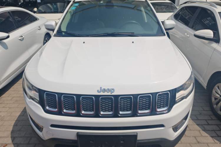 Used Jeep Compass 2017 200T Automatic Family Edition
