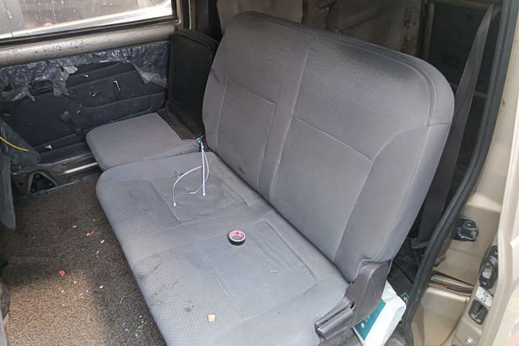 Used Wuling Rongguang 2019 1.5L Extended-Body Van Base Model with 5 Seats

