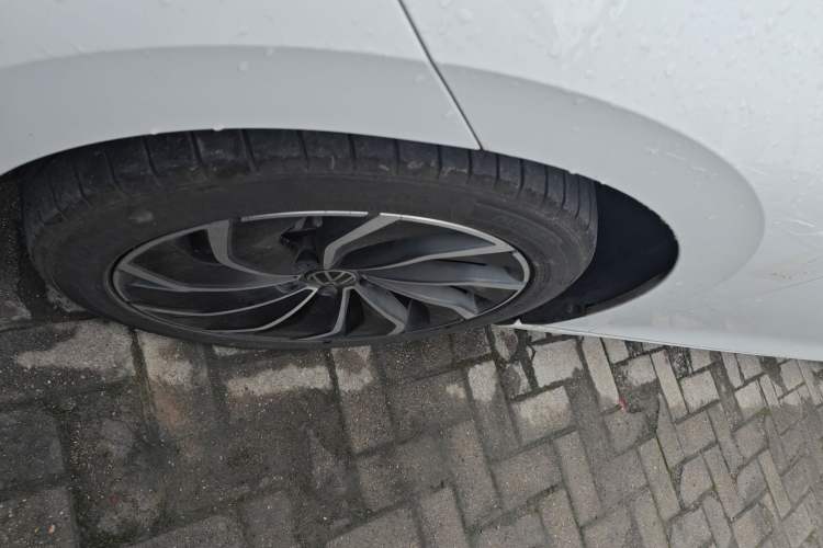 Used Volkswagen Golf 2021 280TSI DSG Pro Left Front Wheel Hub