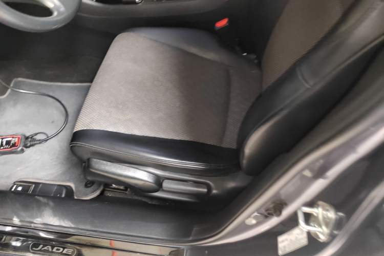 Used Honda Jade 2017 1.8L automatic Comfort version 5 seats
