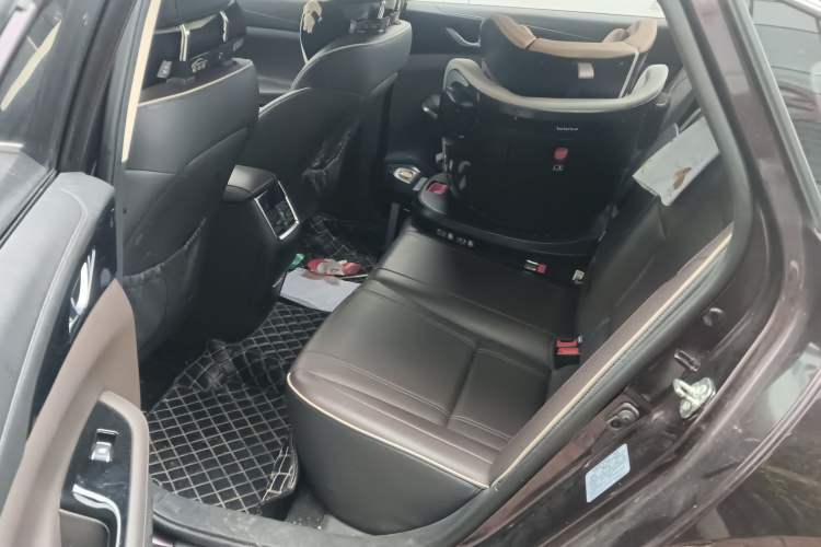 Used CHANGAN Raeton CC 2018 1.5T Automatic Haoya Model Guangmang Edition China V Standard
