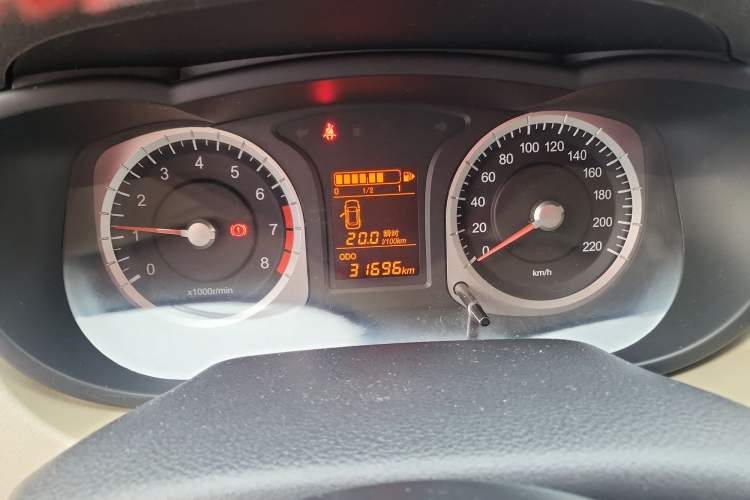 Used Venucia R50 2013 1.6L Manual Version with Beidou Navigation