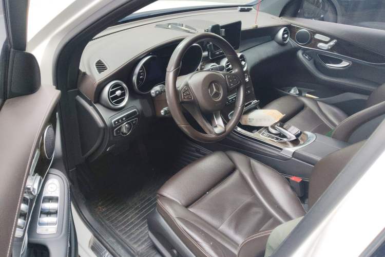 Used Mercedes-Benz GLC 2016 GLC 260 4MATIC Luxury Model
