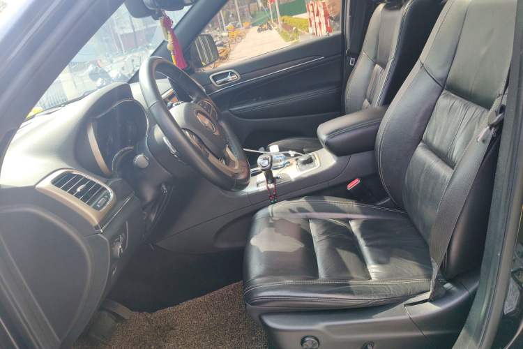 Used Jeep Grand Cherokee 2014 3.0L Comfort Navigation Edition