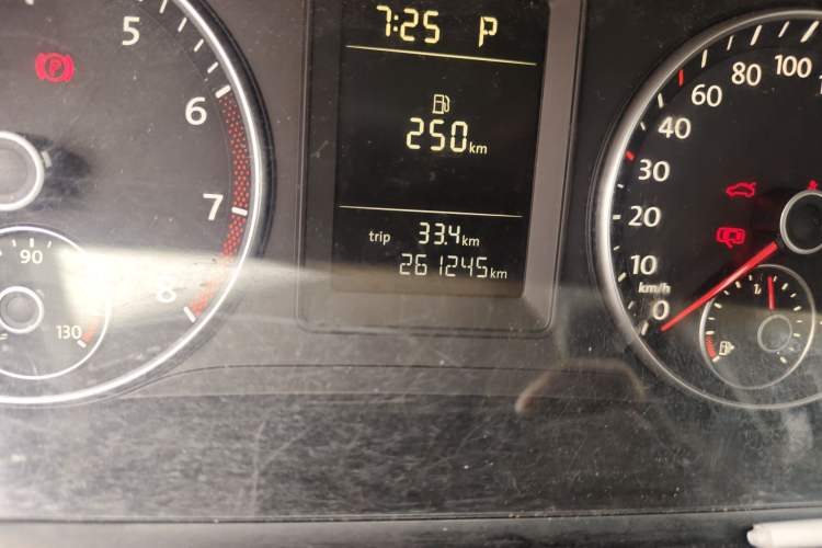 Used Volkswagen Touran 2013 1.4T DSG Comfort Edition 5-Seater Odometer Close Up