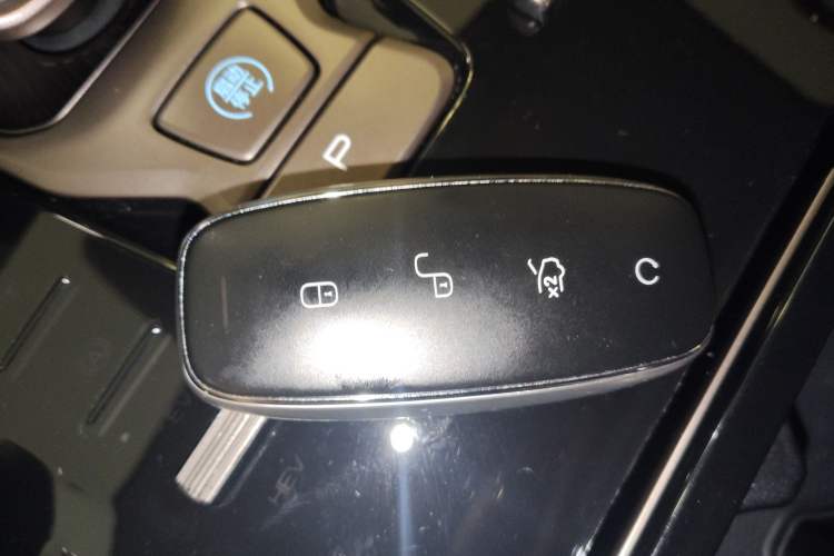 Used Denza D9 2022 DM-i 970 Four-Wheel Drive Flagship Model
