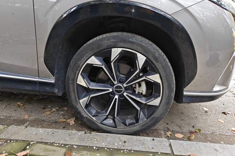 Used Roewe RX5 New Energy 2023 eRX5 Super Hybrid Prestige Edition Right Front Wheel Hub