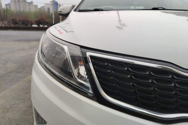Used Kia K2 2012 Sedan 1.6L Automatic Transmission Premium Commemorative Edition Right Front Headlight