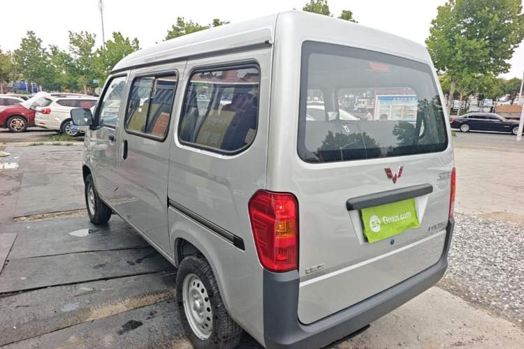 Used Wuling Zhiguang 2023 1.5L Practical Version 5/7 Seats
