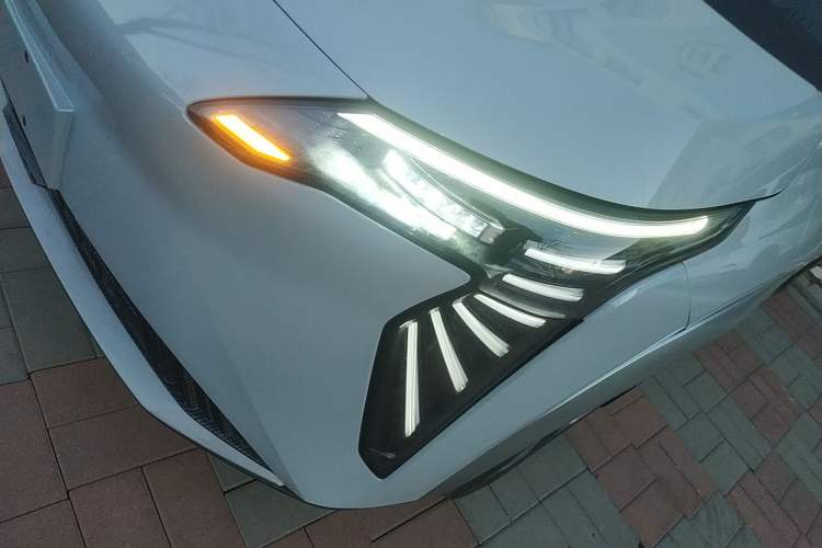 Used AION Y 2024 Younger