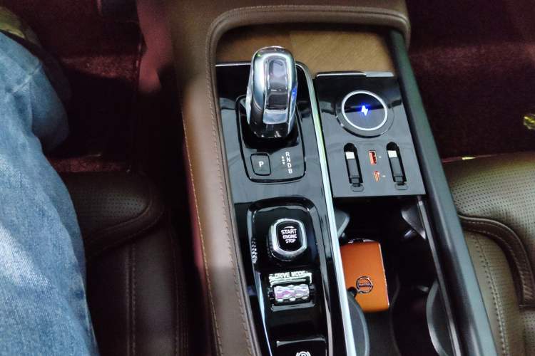 Used Volvo XC90 New Energy 2019 E-Drive Hybrid T8 Prestige 7-Seater China VI Standard
