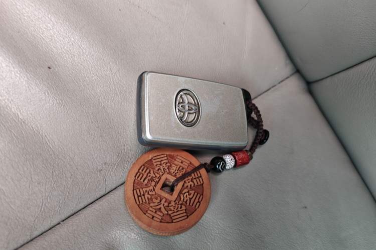 Used Toyota Previa 2006 2.4L 7-Seater Standard Edition Vehicle Key