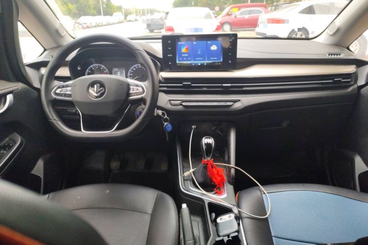 Used Livan X3 PRO 2022 1.5L Manual Little Cutie
