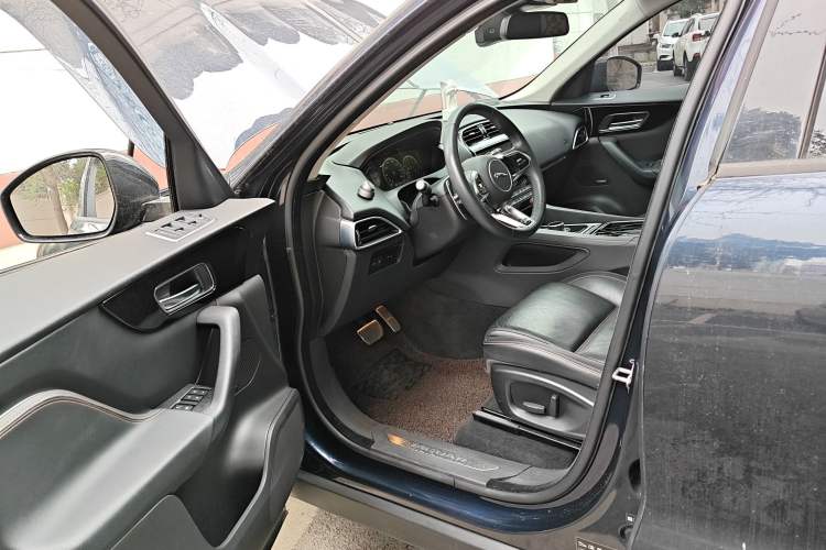 Used Jaguar F-PACE 2018 2.0T Four-Wheel Drive Urban Luxury Edition