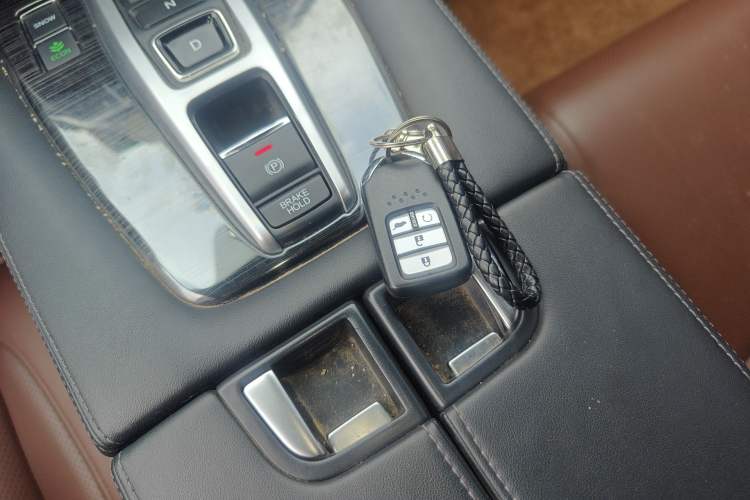 Used Honda UR-V 2017 370TURBO 2WD Prestige Edition China V Vehicle Key