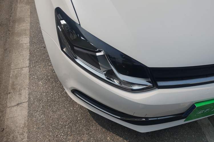 Used Volkswagen Polo 2018 1.5L Automatic Enjoyment Model Right Front Headlight