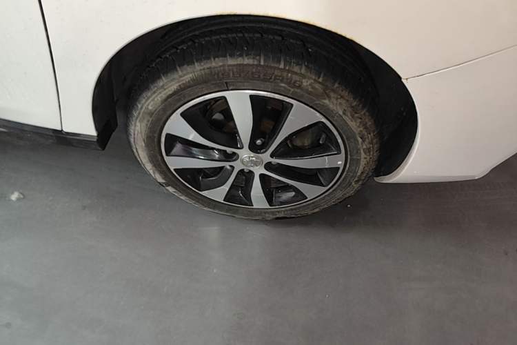 Used Venucia M50V 2017 1.6L XL CVT Luxury Edition
