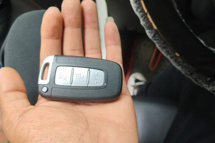 Used Kia K2 2012 Sedan 1.6L Automatic Transmission Premium ECO Commemorative Edition