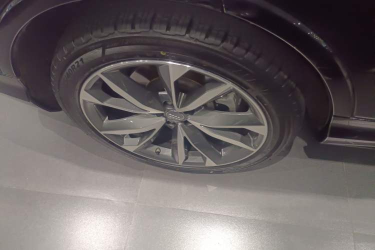 Used Audi Q7 2021 55 TFSI quattro S line Sport model