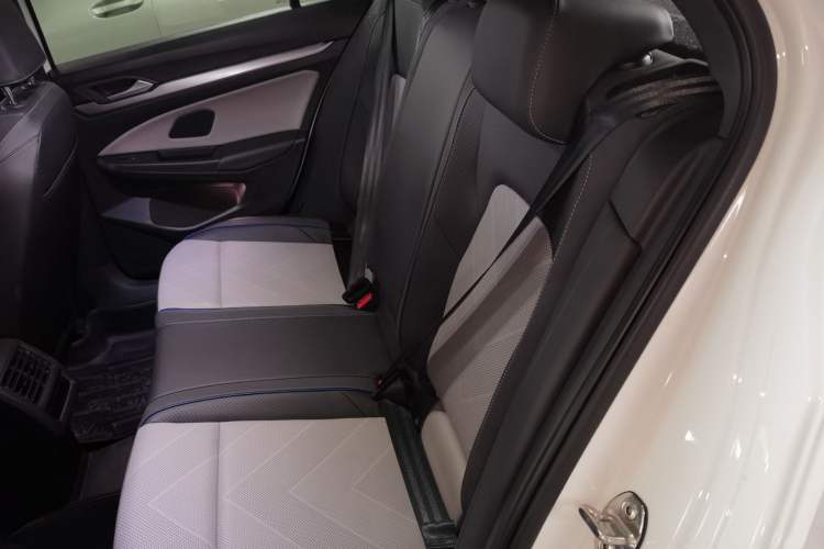 Used Volkswagen Golf 2025 300TSI R-Line