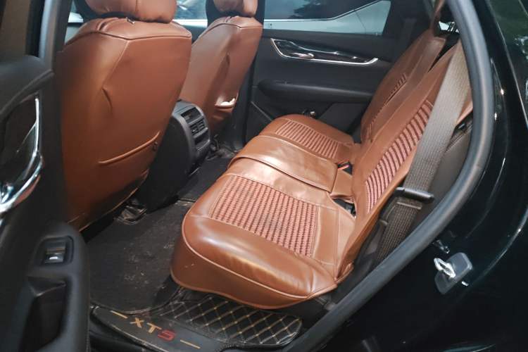Used Cadillac XT5 2020 Revised Version 28T Luxury Edition Left Rear Seat