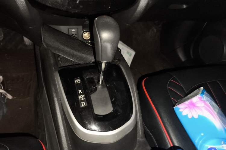 Used Nissan Qashqai 2016 2.0L CVT Luxury Edition Gear Lever