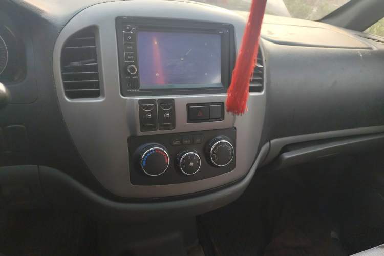 Used FORTHING Lingzhi 2013 M3 1.6L 7-Seater Luxury Model
