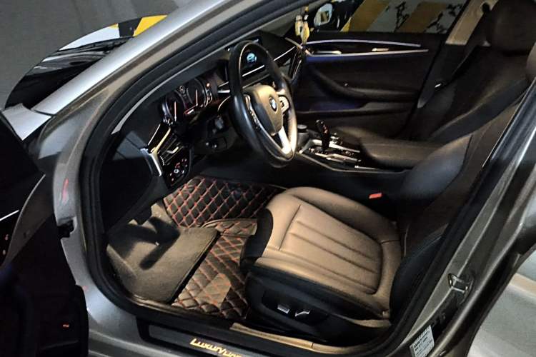 Used BMW 5 Series 2018 525Li Luxury Package
