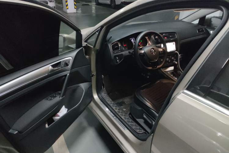 Used Volkswagen Golf 2019 200TSI DSG Comfort & Ambition Edition China VI Standard