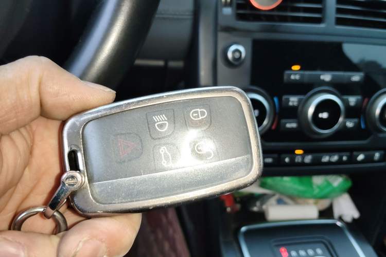 Used Land Rover Discovery Sport 2019 240 PS PURE Edition China V Standard Vehicle Key