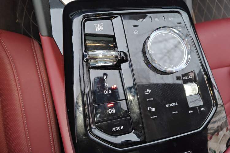 Used BMW 5 Series 2025 530Li Luxury Edition M Sport Package Gear Lever