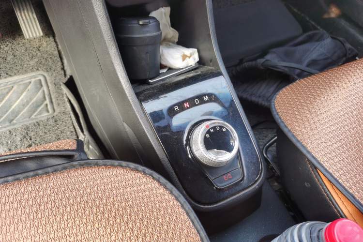 Used Baojun 310 2017 1.5L Automatic Luxury Model Gear Lever