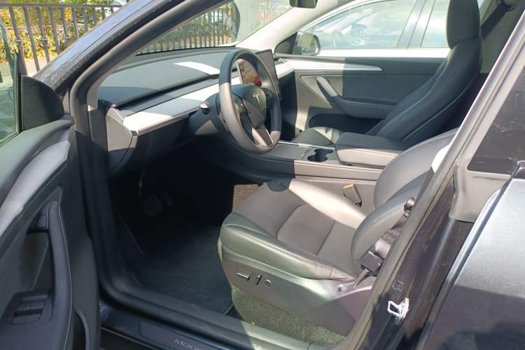 Used Tesla Model Y 2024 Rear-Wheel-Drive Version