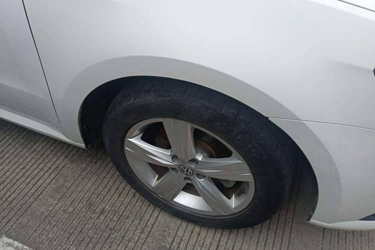 Used Volkswagen Lavida 2017 1.6L Automatic Fashion Edition Right Front Wheel Hub