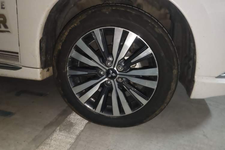 Used Mitsubishi Outlander 2021 2.4L 4x4 Zhi Xiang Edition 7 Seats