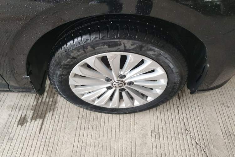 Used Volkswagen Lavida 2019 1.5L Automatic Vision Edition China VI Standard Right Front Wheel Hub