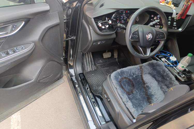 Used Buick Envision 2022 Facelift Encore S 552T Two-Wheel-Drive Luxury Model
