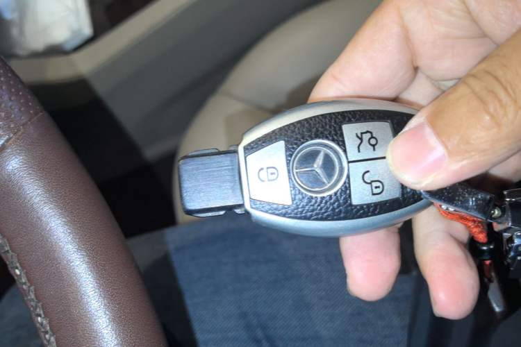 Used Mercedes-Benz M-Class 2014 ML 400 4MATIC Dynamic Model
