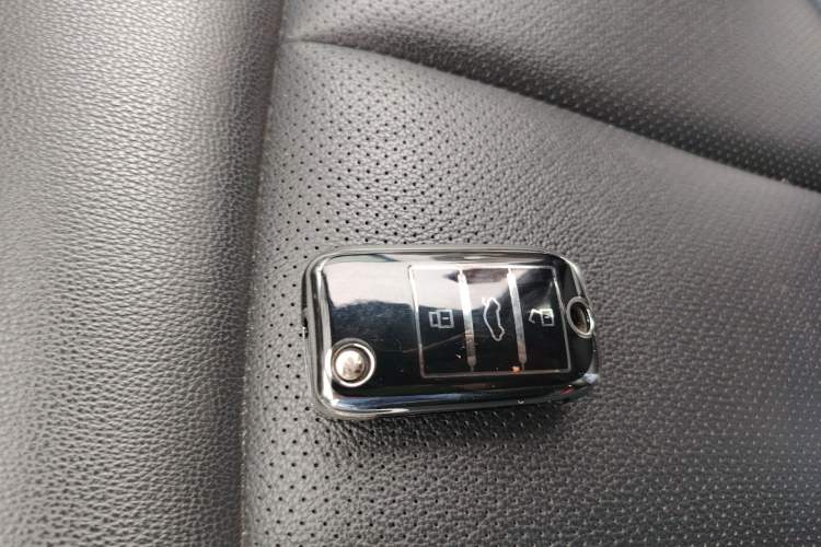 Used Roewe RX5 2018 20T Two-Wheel Drive Manual Internet Elite Edition